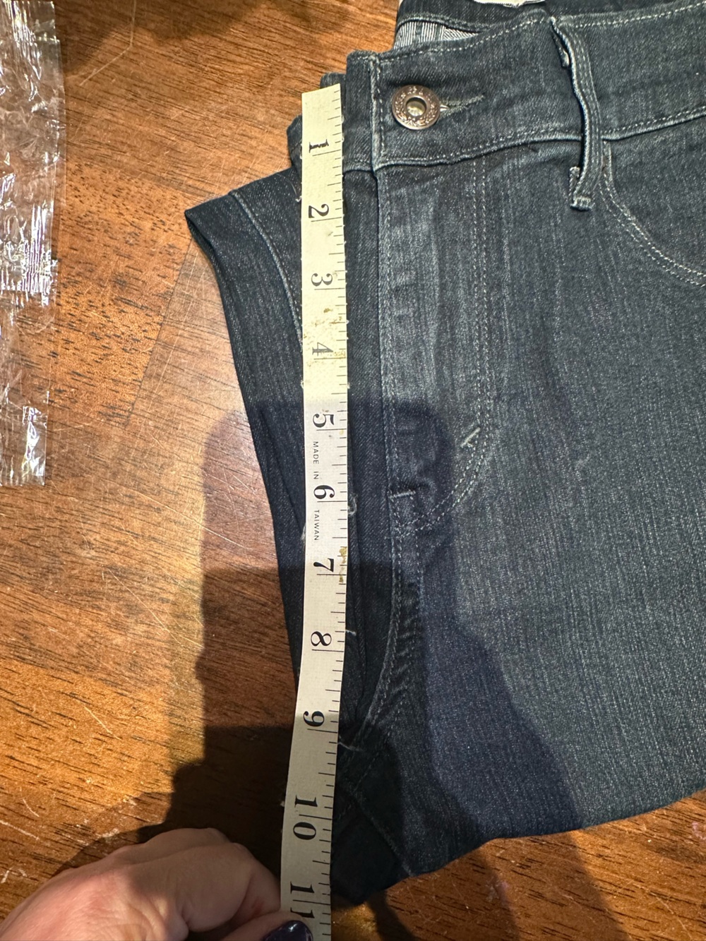 Levi's Women’s 505 Dark Wash Straight Jeans 6 - Picture 10 of 10
